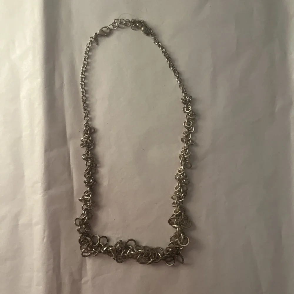 Avon Necklace Many‎ Ring Chain Silver Tone C39-5